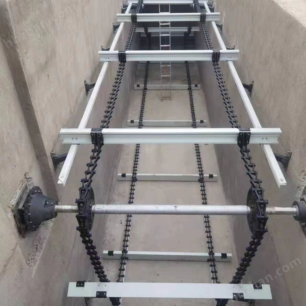 什么是全橋周邊傳動刮泥機