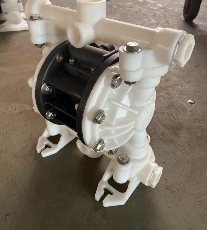氟塑料气动隔膜泵特点与用途