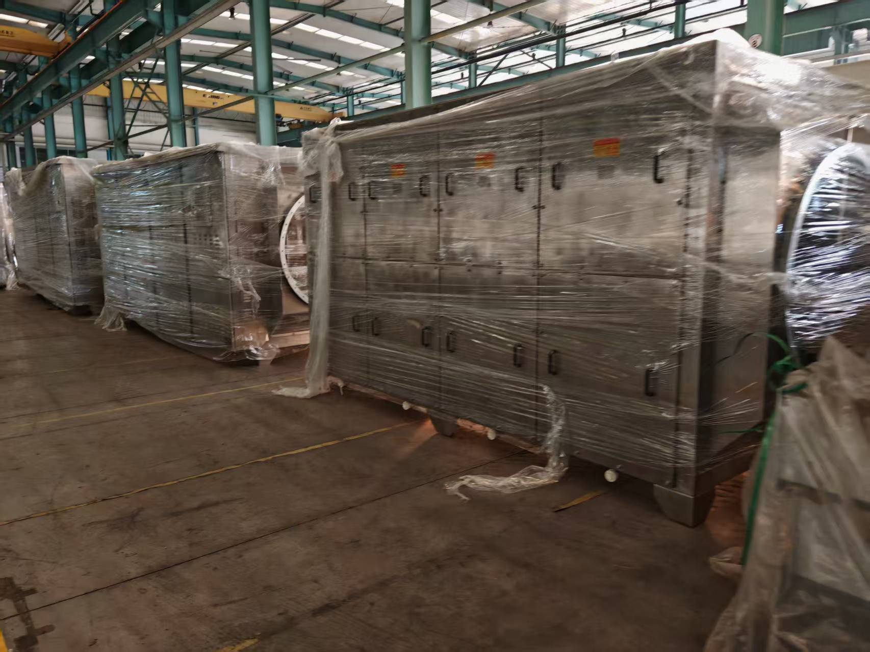 發(fā)貨現(xiàn)場| 飼料廠臭氣處理設備裝車交付！