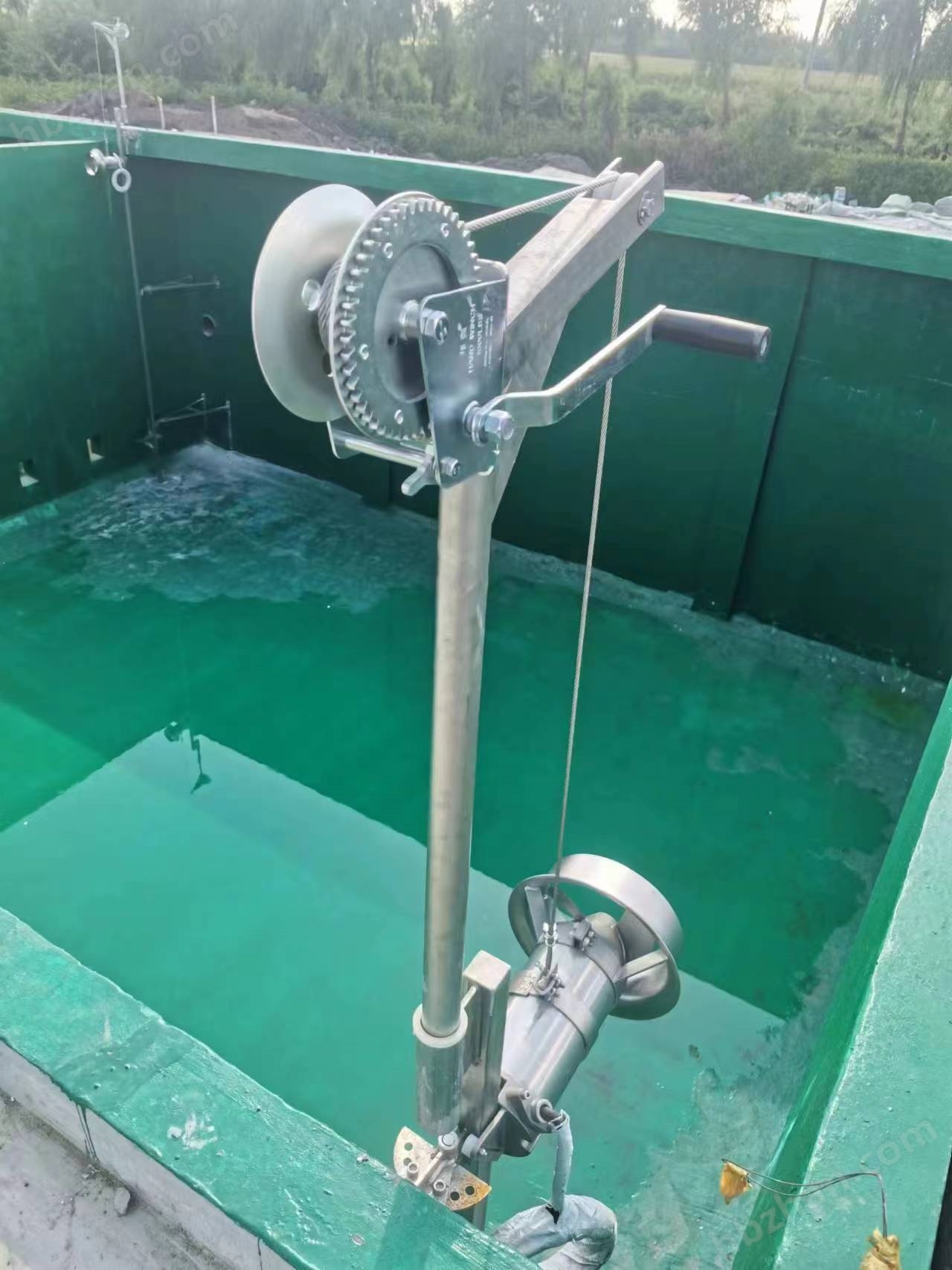 b0f2886ff2f889cb1d18de4e7ac8ae8.jpg 排泥回用水池 潛水?dāng)嚢铏C(jī)